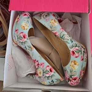 Shoedazzle Madelaine floral heels